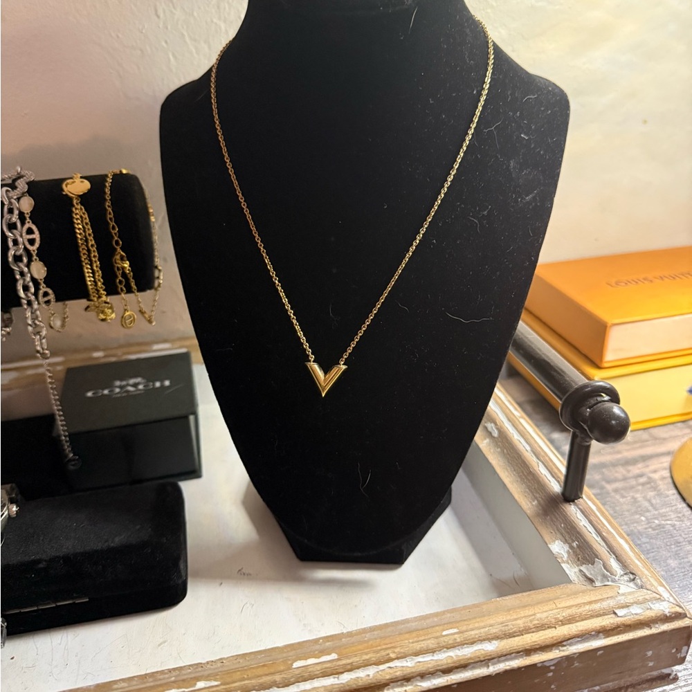 Louis Vuitton Gold V-Pendant Necklace with COA